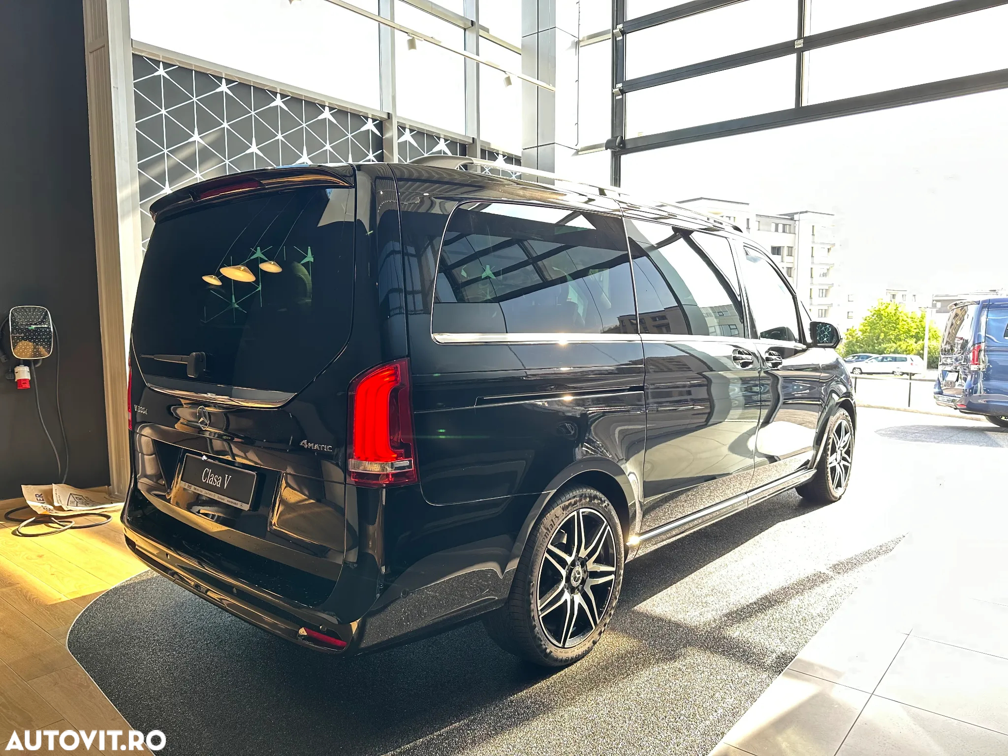 Mercedes-Benz V 300 d lang 4Matic 9G-TRONIC Exclusive Edition - 3