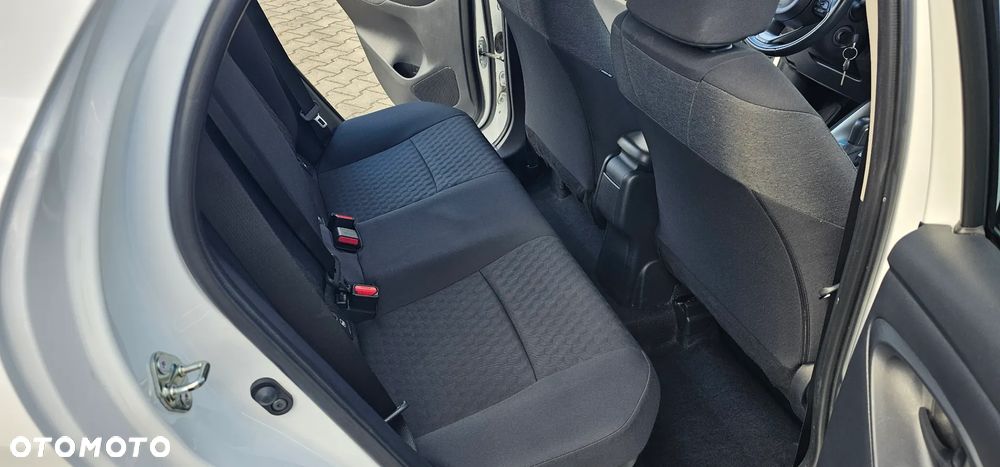 Toyota Yaris - 11