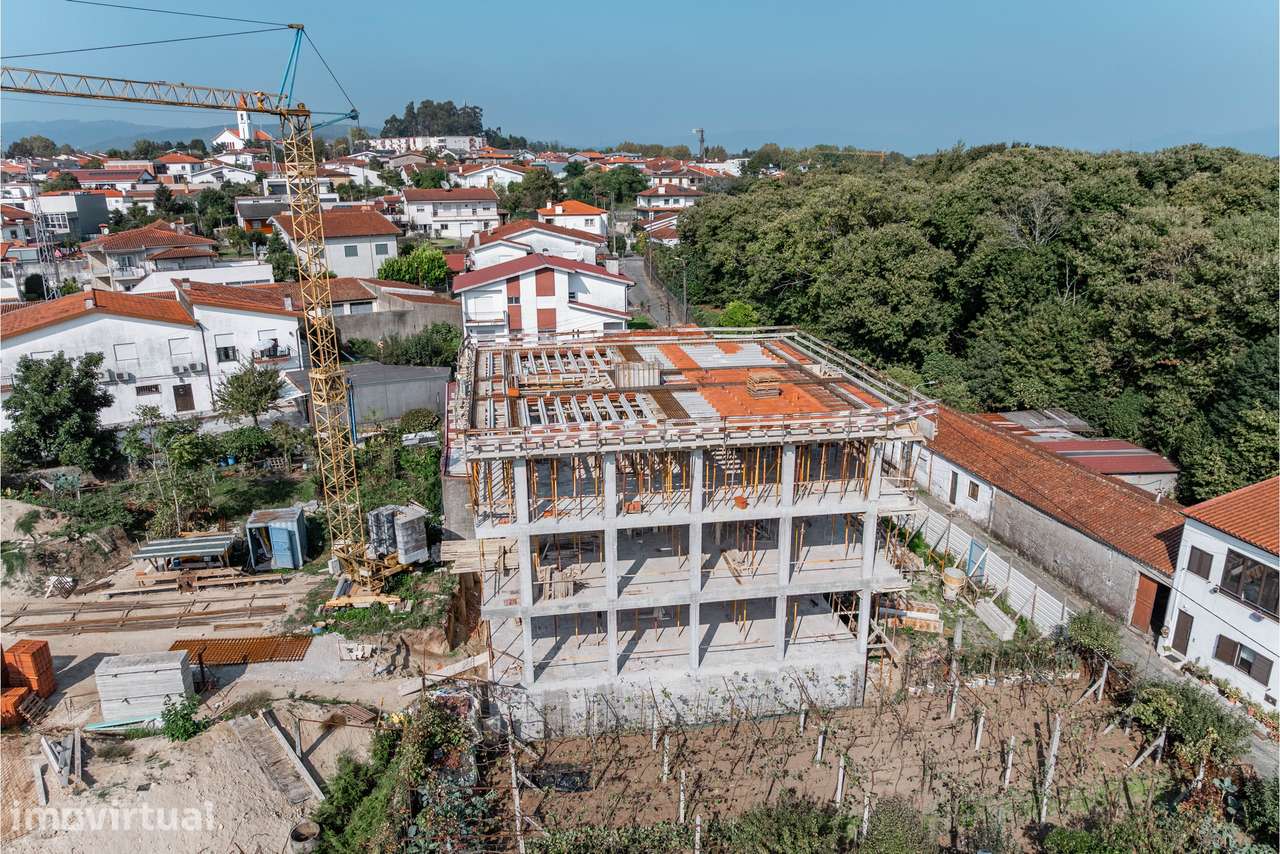 Apartamento T2, NOVO, c/ logradouro e garagem - Grande imagem: 2/25
