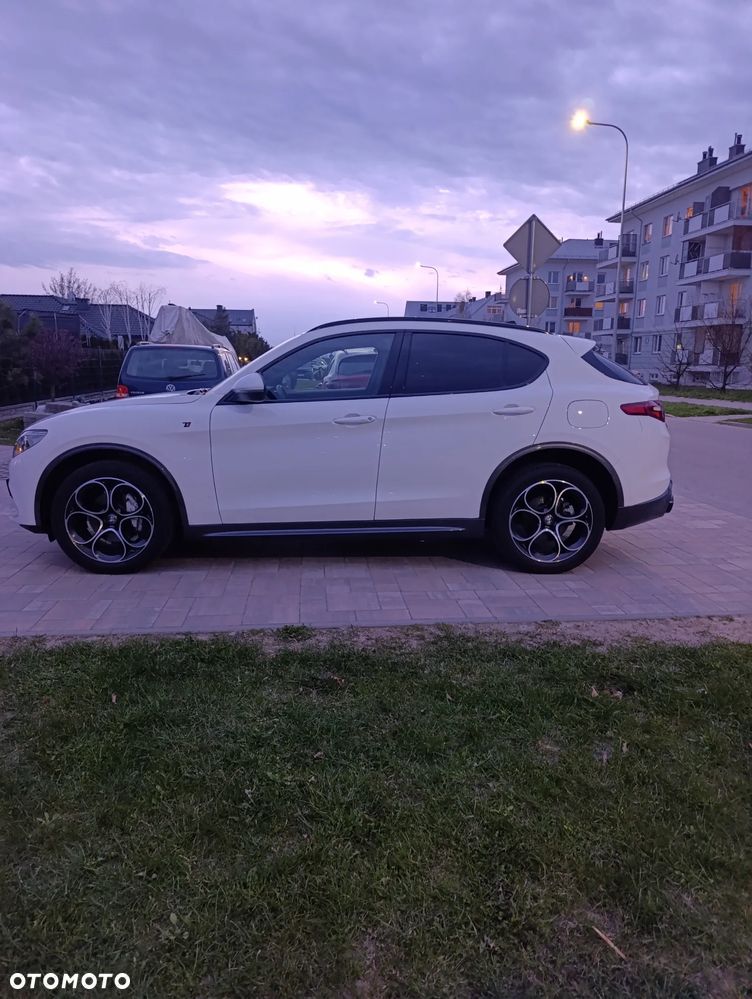 Alfa Romeo Stelvio 2.0 Turbo 16V AT8-Q4 Ti - 2