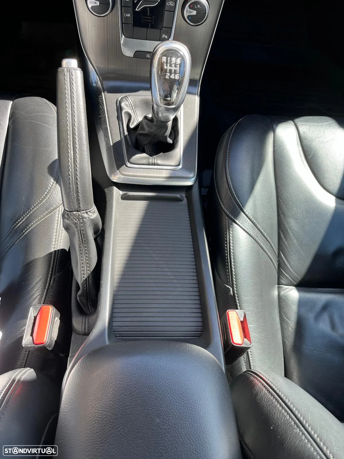Volvo V40 1.6 D2 Momentum - 11