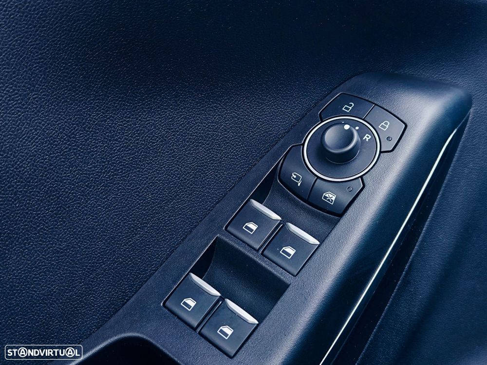 Ford Puma 1.0 EcoBoost MHEV Titanium Design - 9