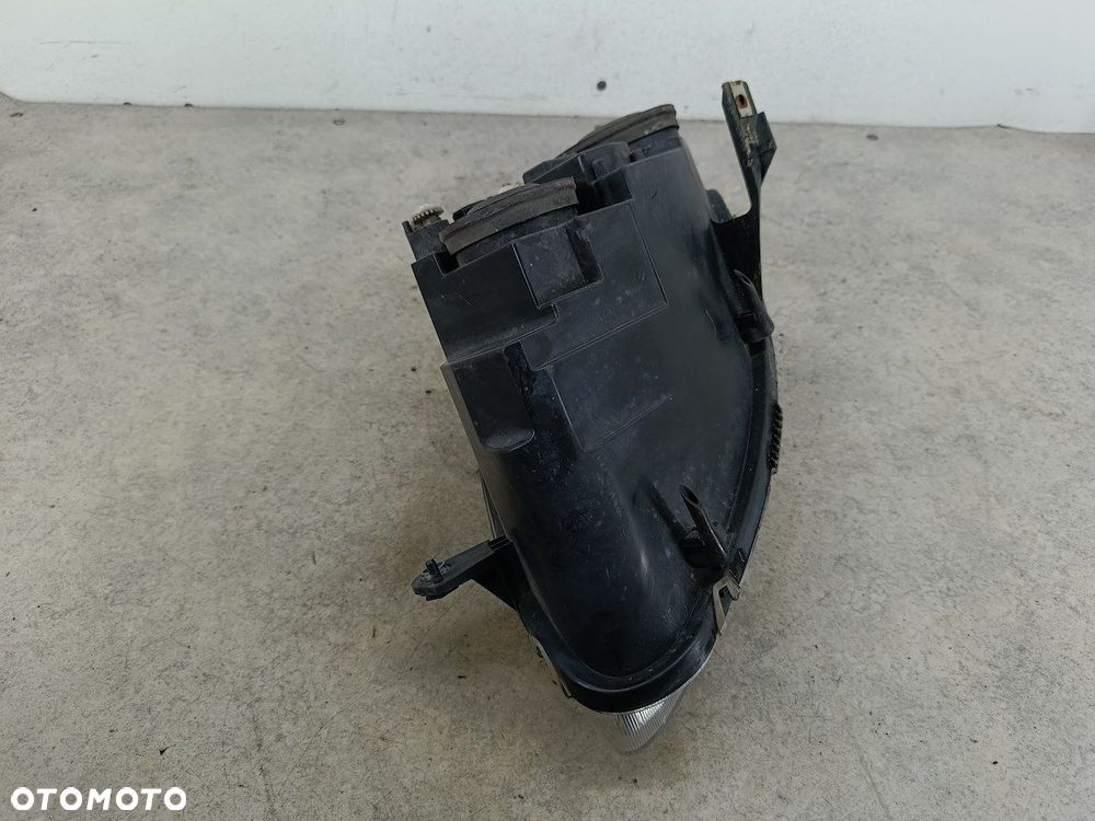 LAMPA PRZÓD PRAWA LANCIA MUSA - 11