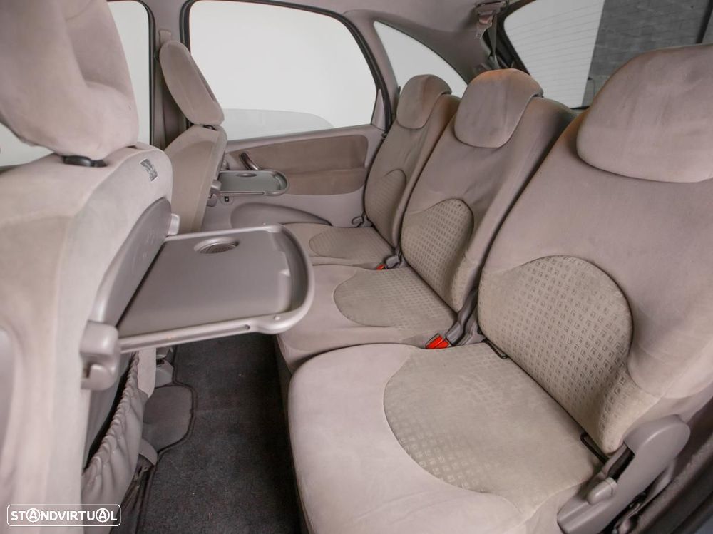 Citroën Xsara Picasso - 13