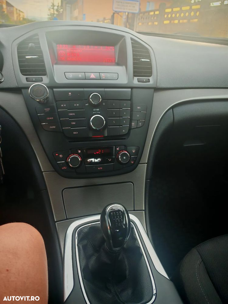 Opel Insignia 2.0 CDTI - 9