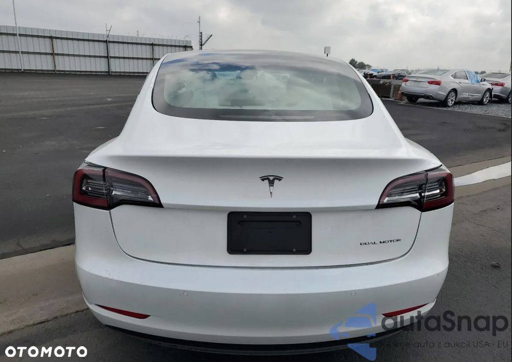 Tesla Model 3 - 5