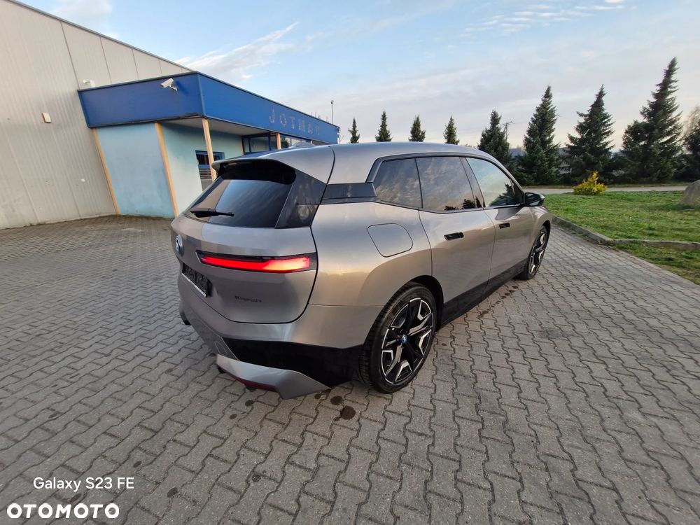 BMW iX xDrive40 - 6