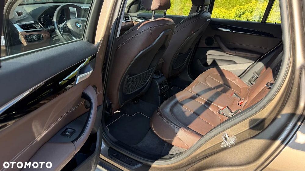 BMW X1 sDrive18i - 13