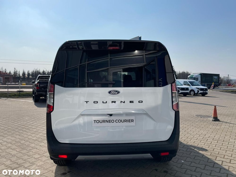 Ford Tourneo Courier - 14