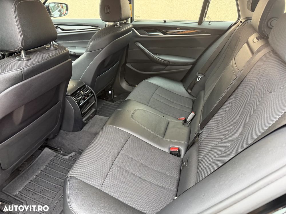 BMW Seria 5 520d xDrive Aut. Sport Line - 11