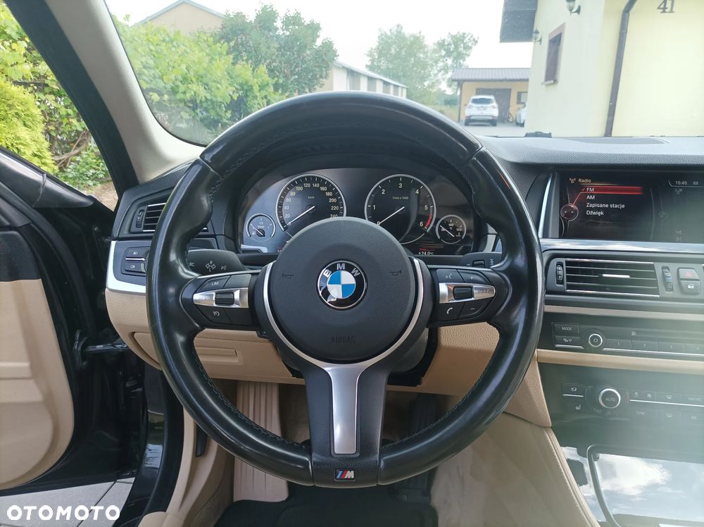 BMW Seria 5 525d xDrive - 12