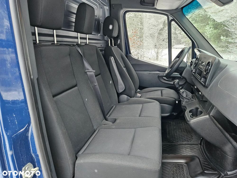 Mercedes-Benz Sprinter - 15