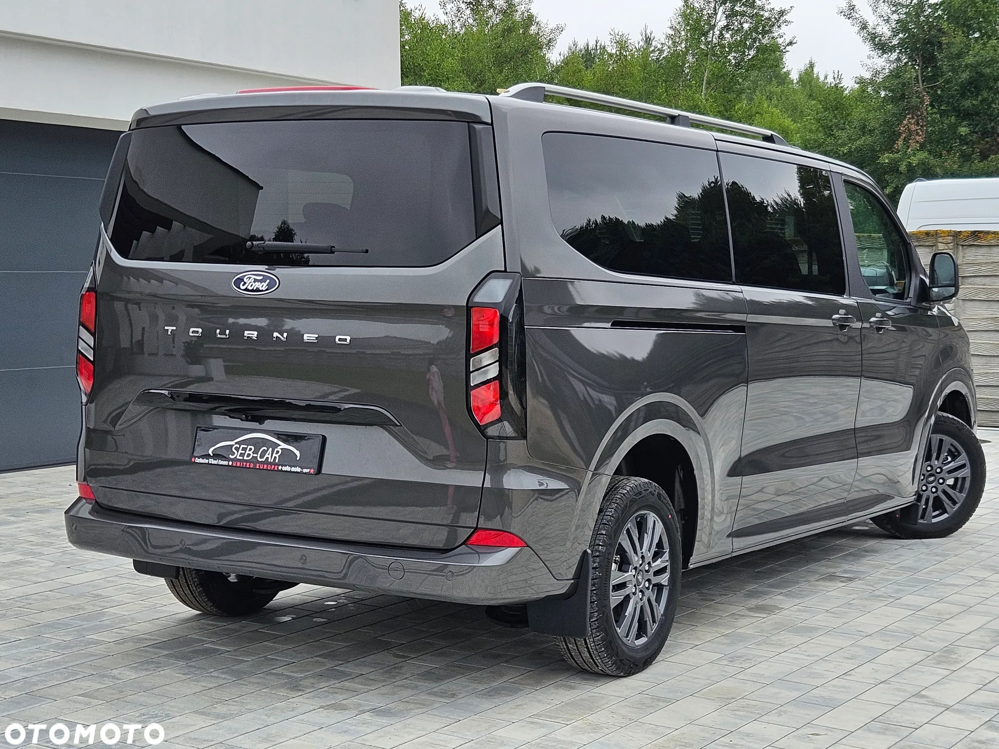 Ford Tourneo Custom 2.0 EcoBlue L2 Titanium SelectShift - 2
