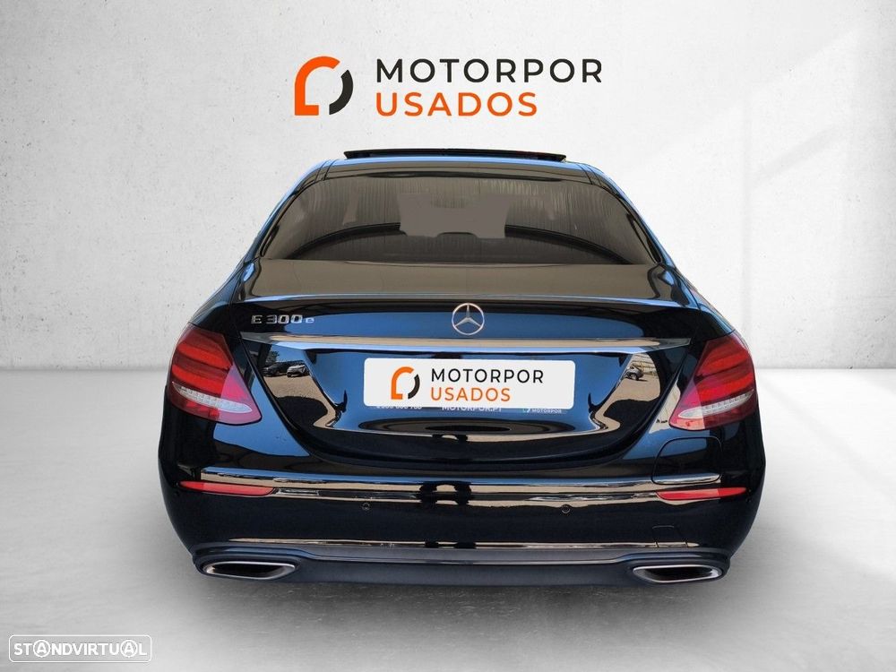 Mercedes-Benz E 300 e Exclusive Line — fotografia 5