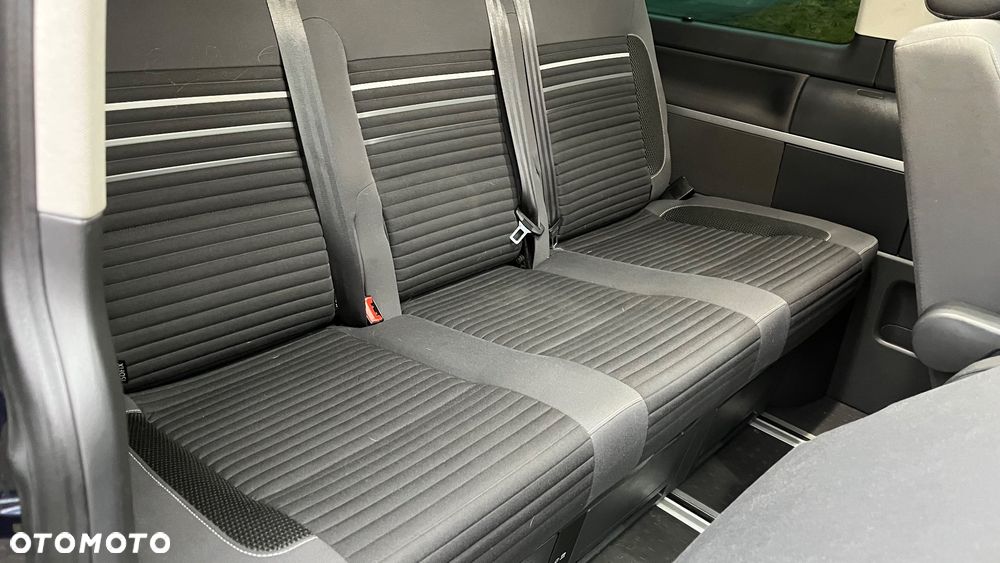 Volkswagen Multivan - 23