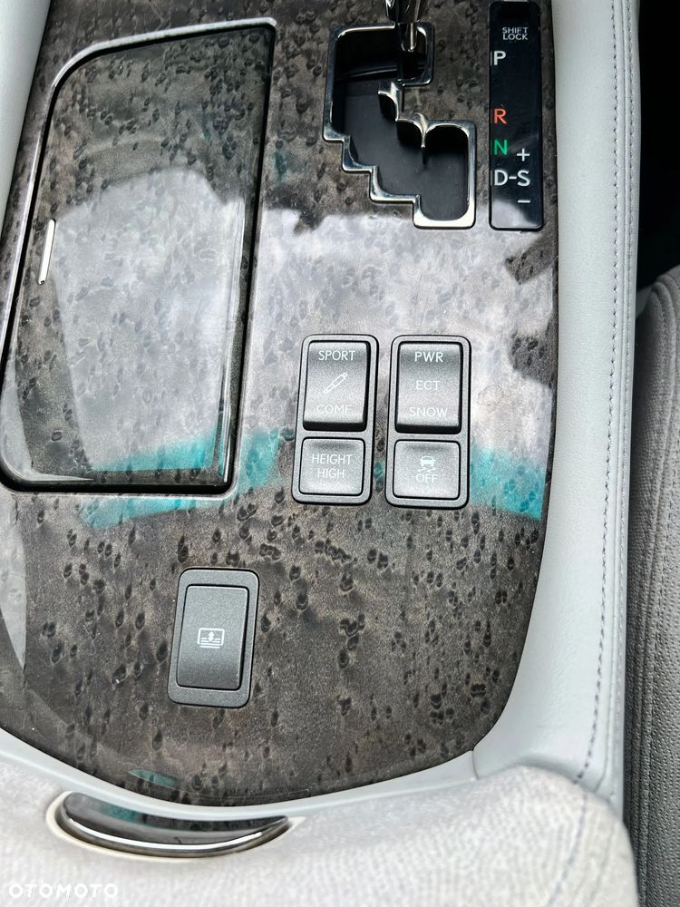 Lexus LS - 15