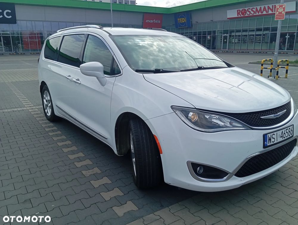 Chrysler Pacifica - 13