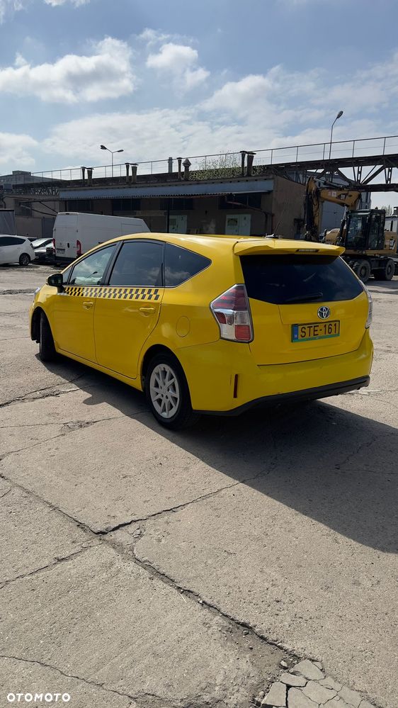 Toyota Prius+ (Hybrid) - 8