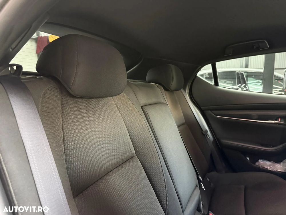 Mazda 3 G122 AT Plus - 24