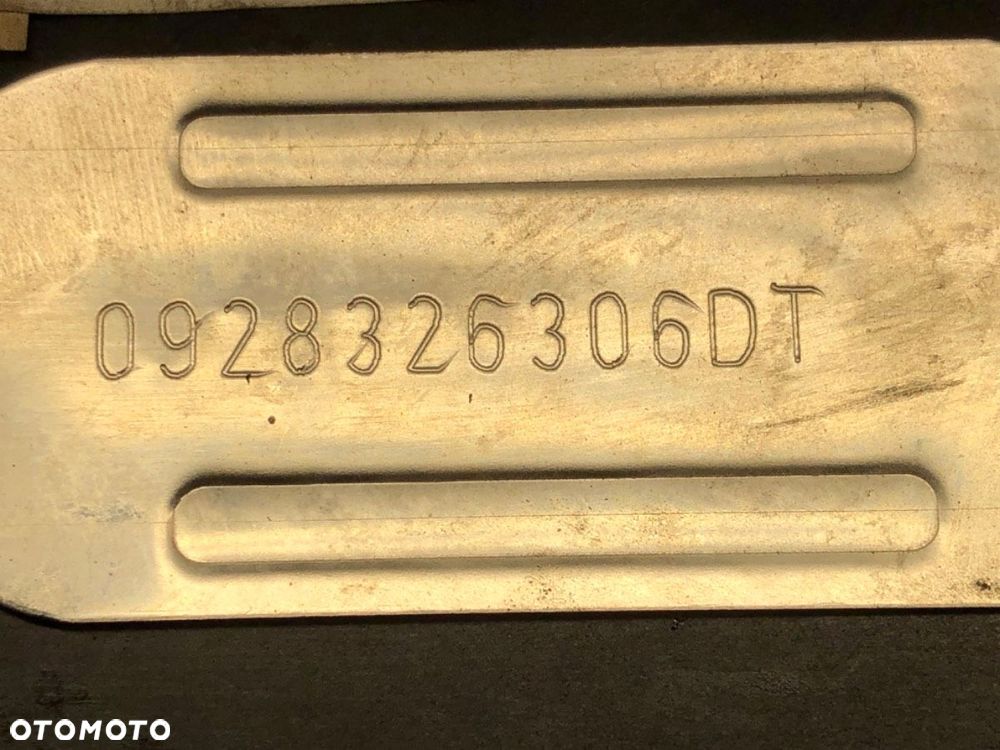 GŁOWICA LEWA  JAGUAR XJ (X351) 2009 - 2022 3.0 SDV6 202 kW [275 KM] olej napędowy 2009 - 2016 - 7