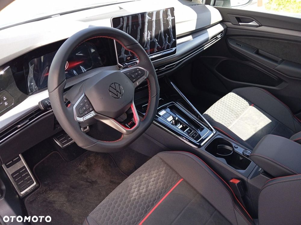Volkswagen Golf - 18