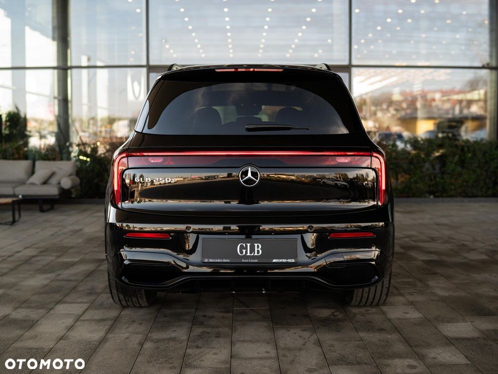 Mercedes-Benz GLB - 7