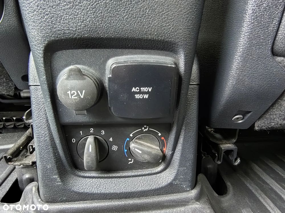 Ford Tourneo Connect Grand - 21