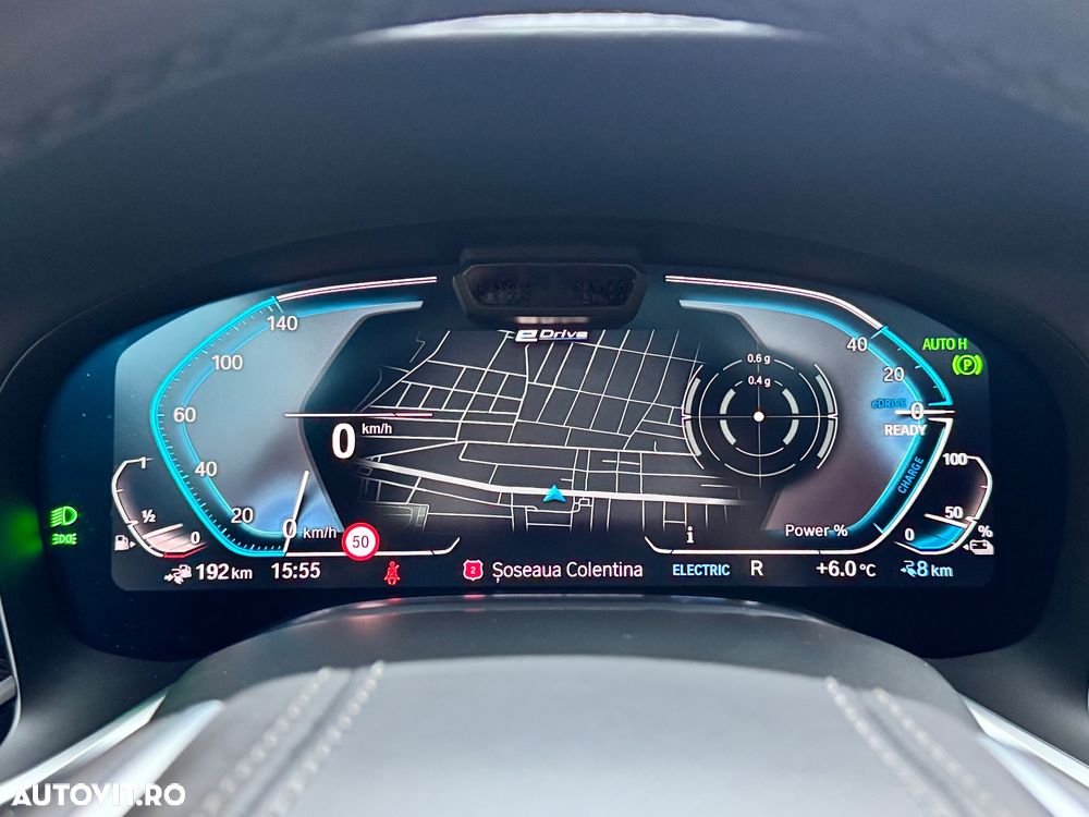 BMW Seria 7 745e - 33