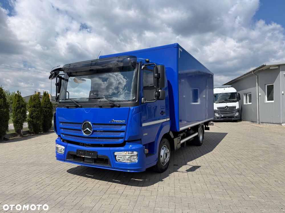 Mercedes-Benz ATEGO 816 KONTENER IZOTERMA  5.30m+ WINDA - 2