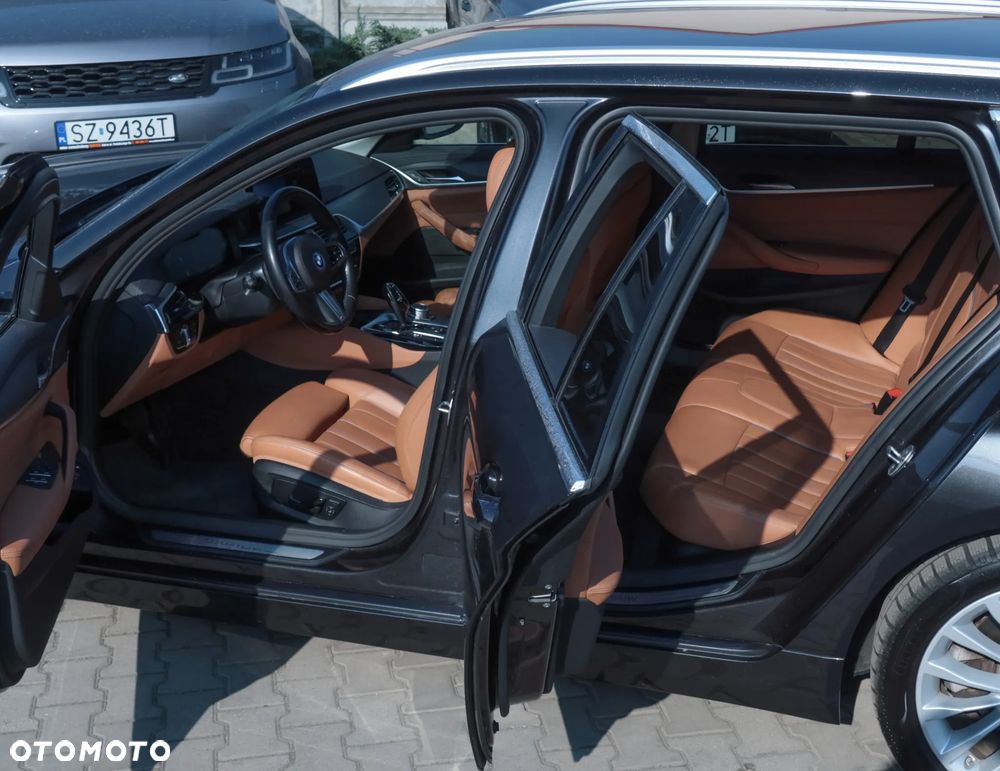 BMW Seria 5 530e Luxury Line sport - 12