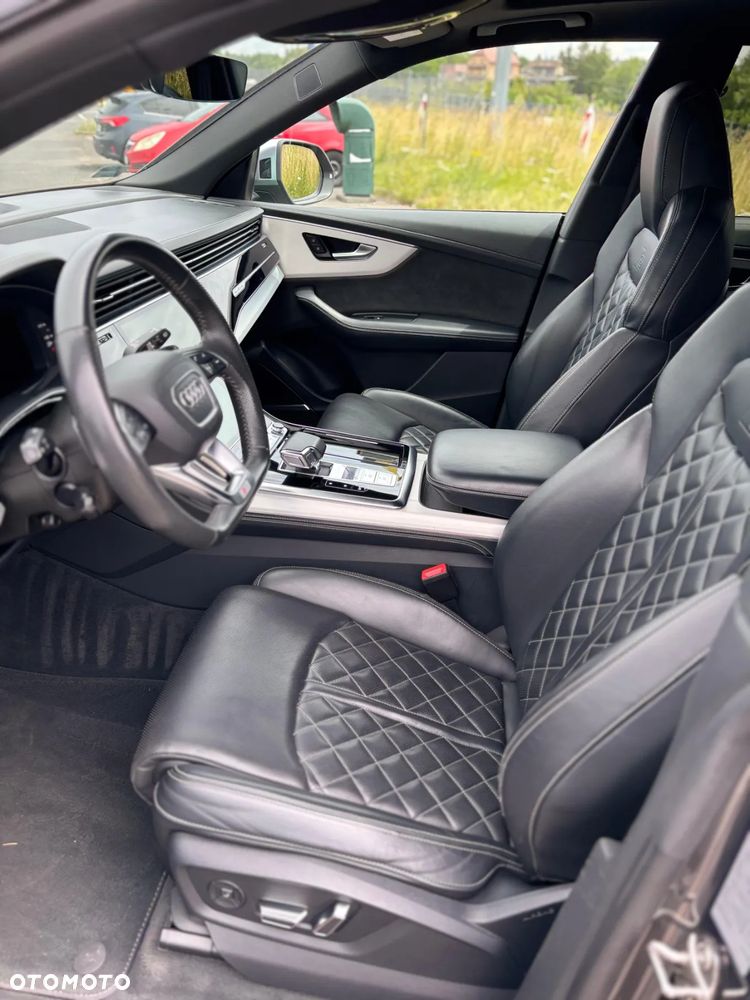 Audi SQ8 - 12