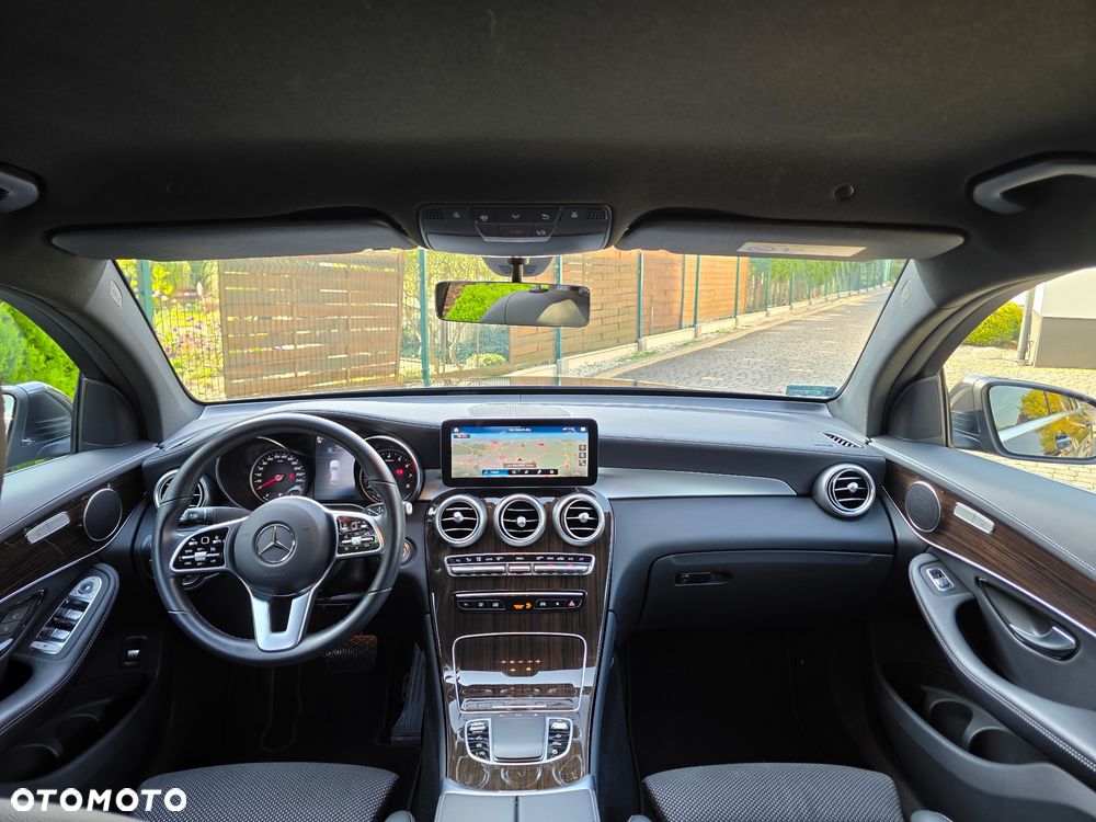 Mercedes-Benz GLC 200 4Matic 9G-TRONIC AMG Line - 24