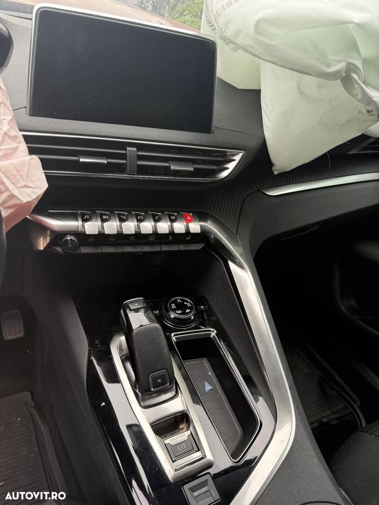 Peugeot 3008 1.5 BlueHDI 130 S&S EAT8 Allure - 8