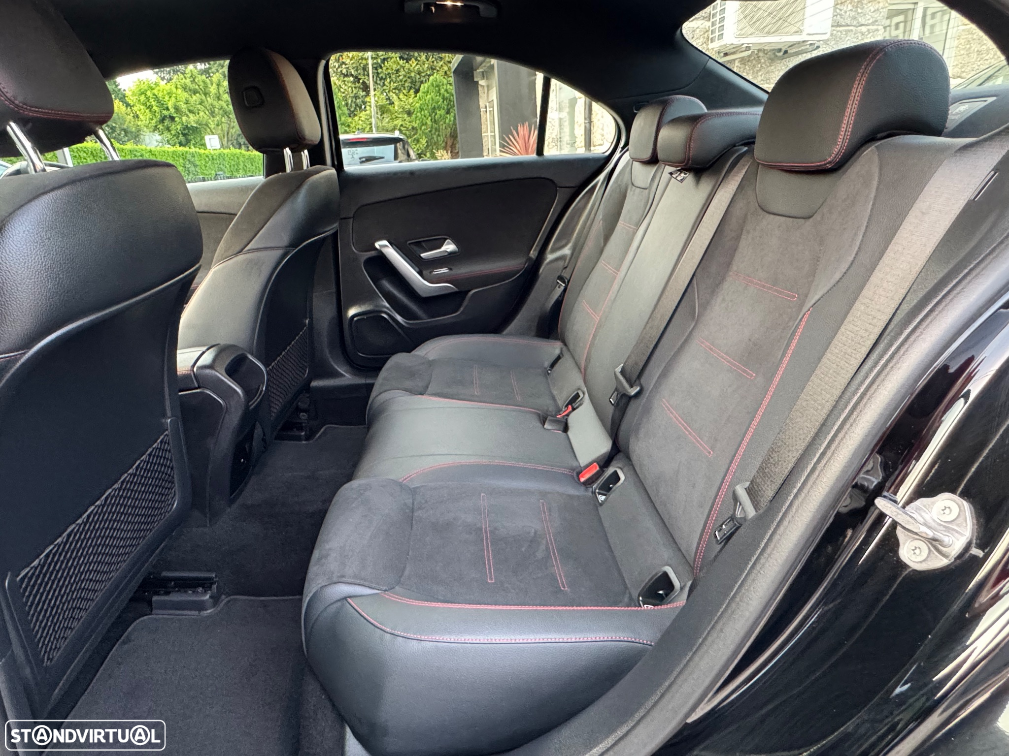 Mercedes-Benz A 250 Limousine e AMG Line - 18