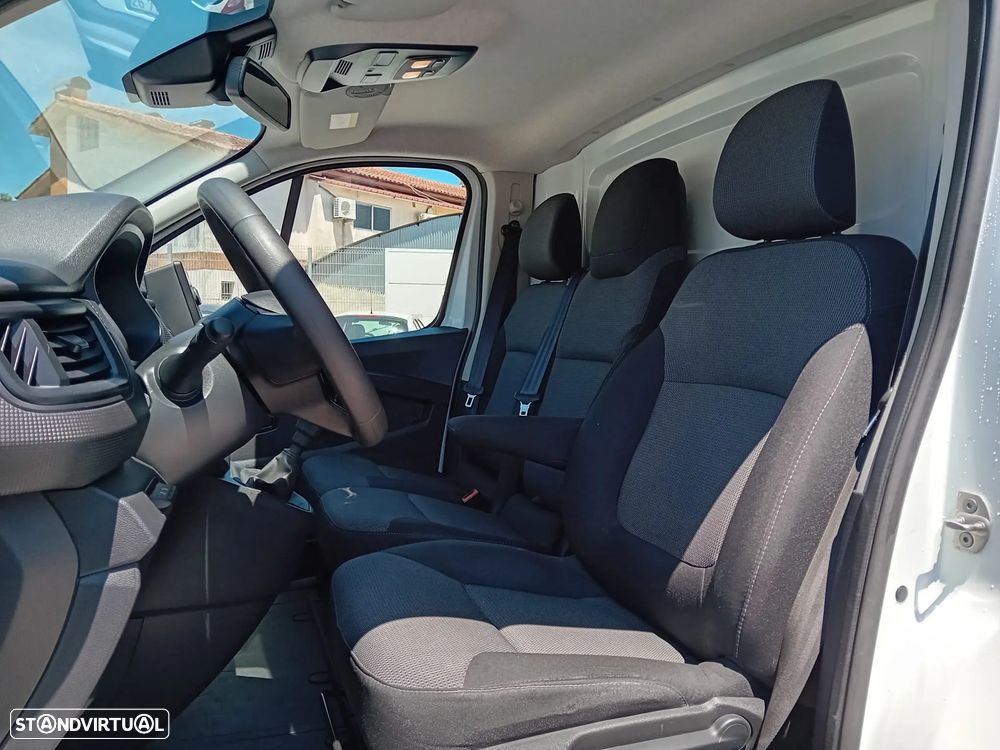 Renault Trafic III (F82) - 3