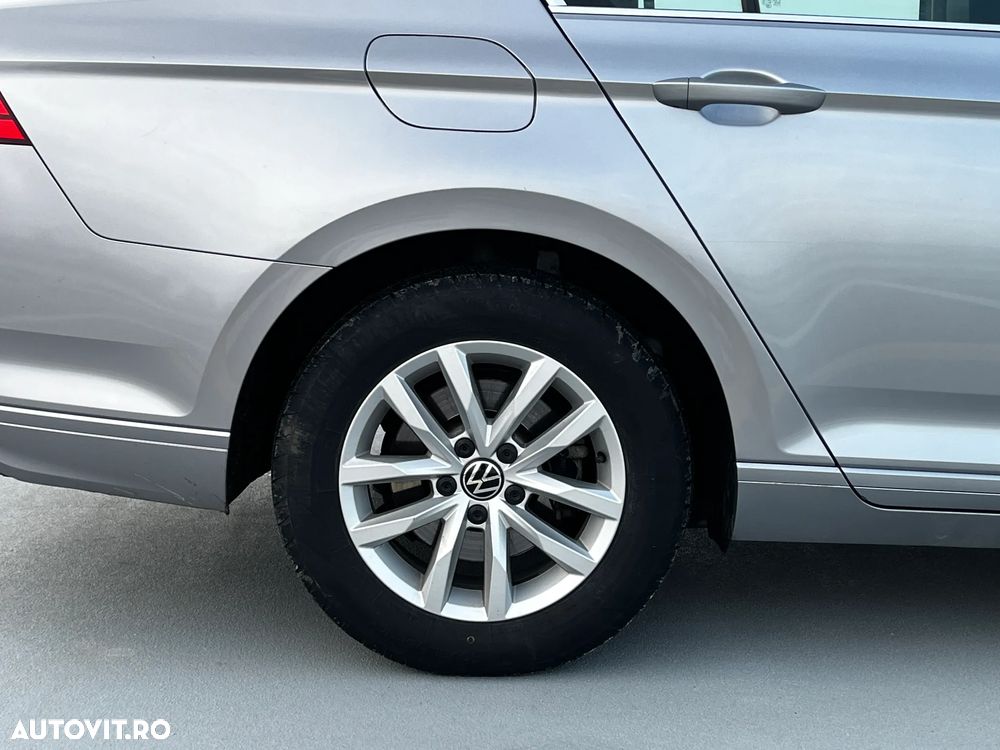 Volkswagen Passat - 11