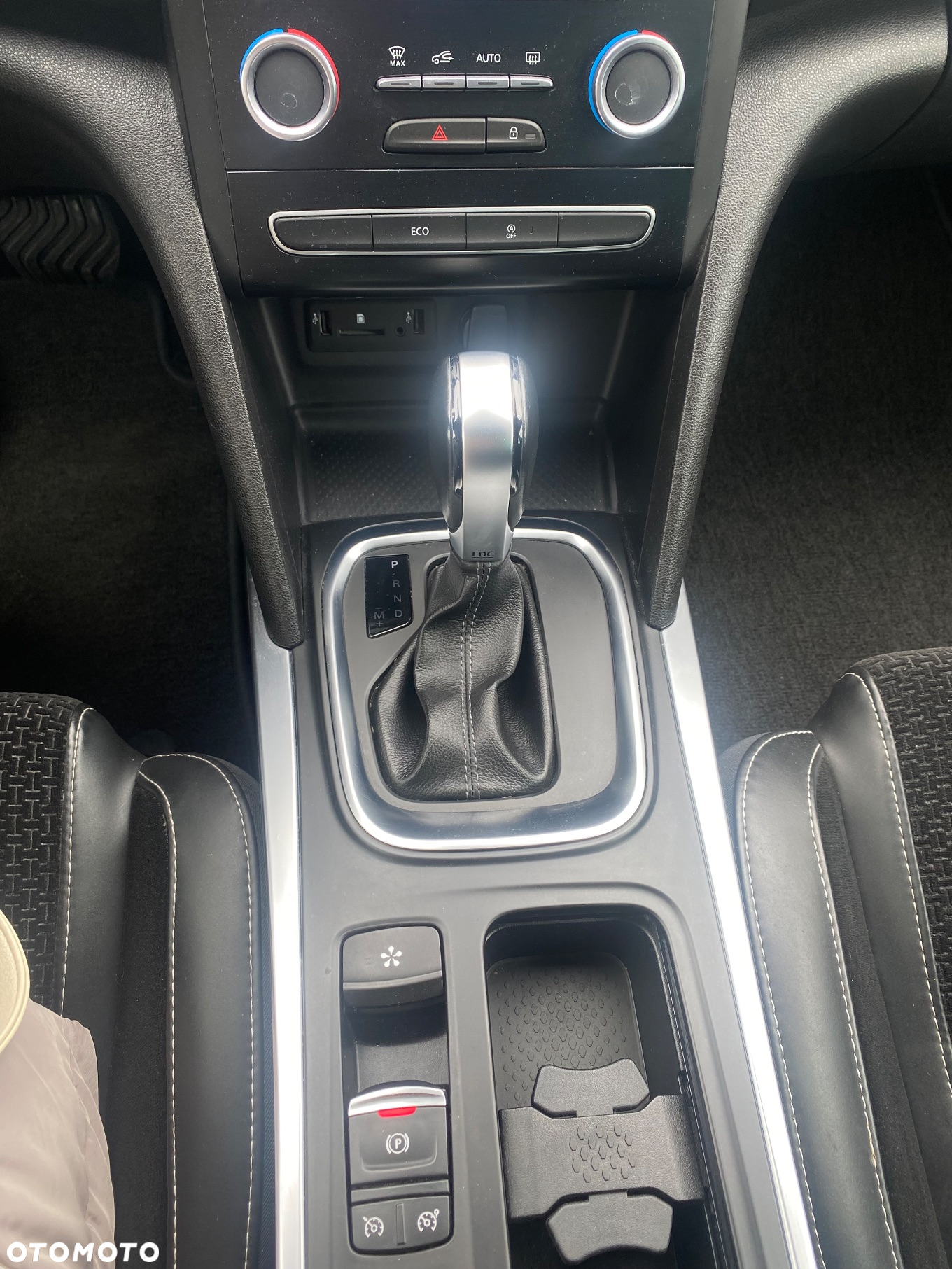 Renault Megane ENERGY TCe 165 EDC BOSE EDITION - 23