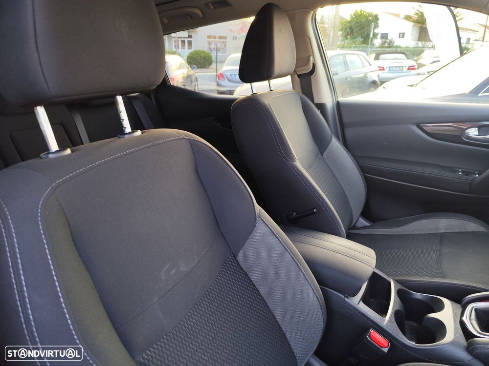 Nissan Qashqai 1.5 dCi N-Connecta - 13