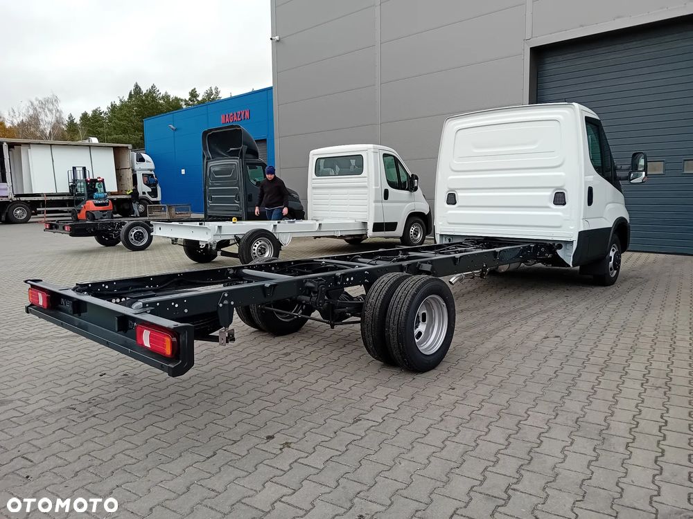 Iveco Daliy 50C18HZ podwozie 3.0 Diesel 180KM rozstaw osi 4350 mm dostępne "od ręki" - 5