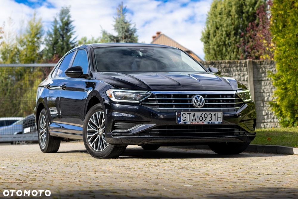 Volkswagen Jetta - 4