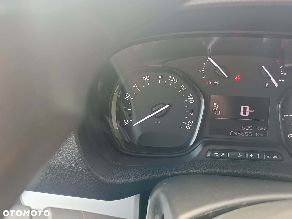 Opel Vivaro - 27