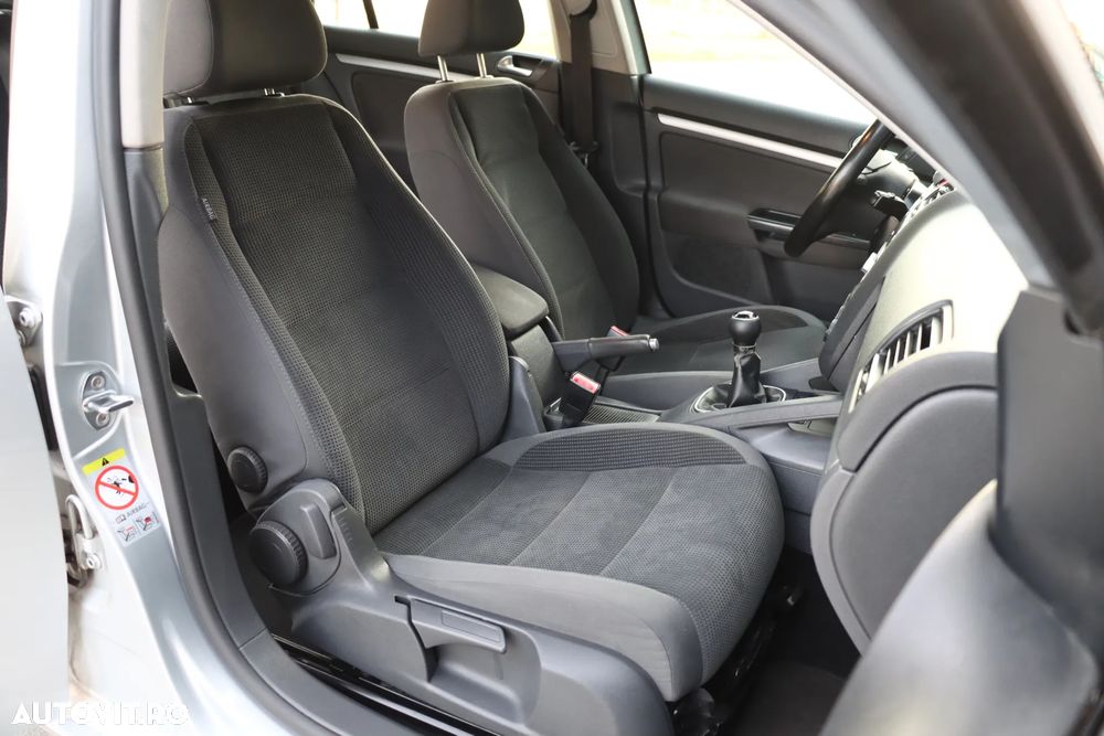 Volkswagen Golf 2.0 TDI DPF BlueMotion Technology Team - 14