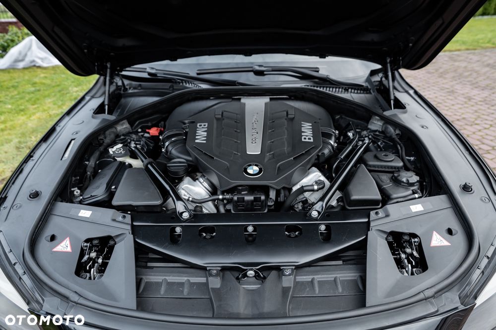 BMW Seria 7 750i xDrive - 39