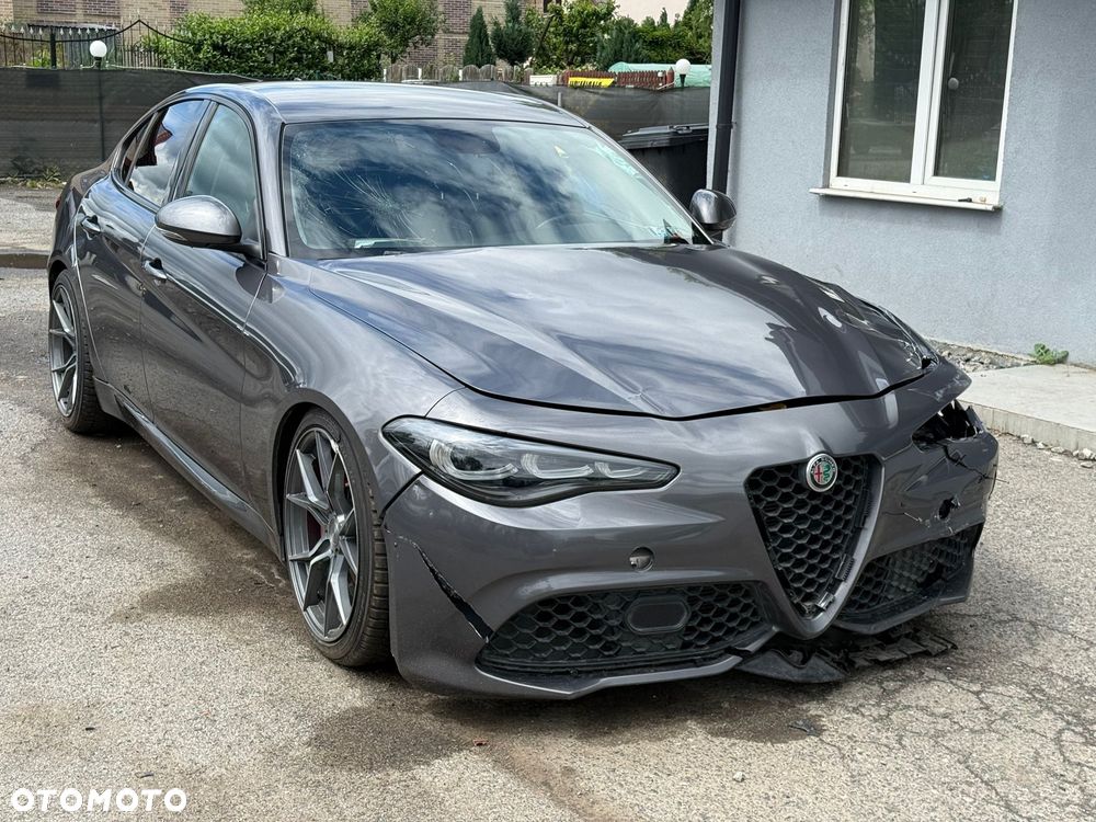 Alfa Romeo Giulia - 5