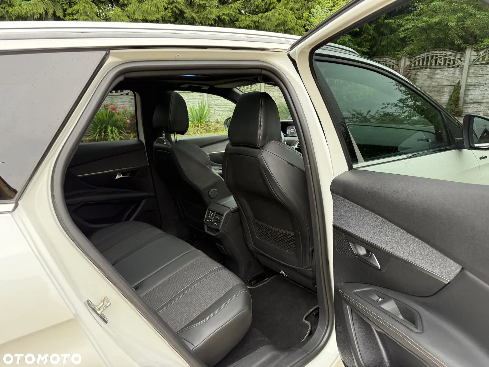Peugeot 3008 1.6 PureTech GPF GT Line S&S EAT8 - 29