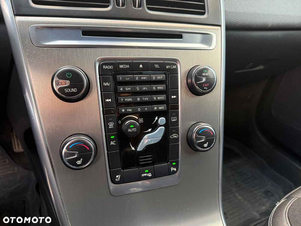 Volvo XC 60 DRIVe Momentum - 16