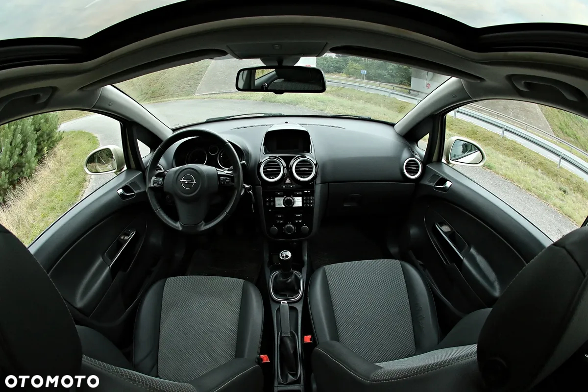 Opel Corsa 1.4 Cosmo - 3