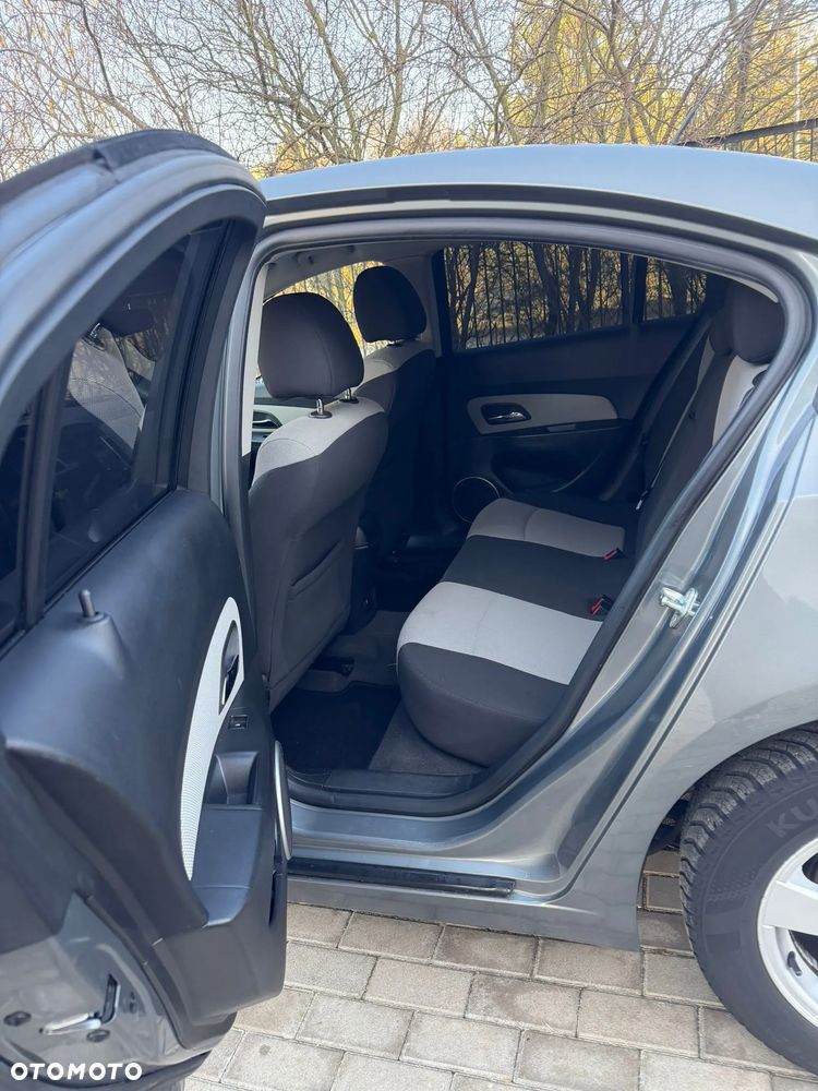 Chevrolet Cruze 1.6 LT+ - 17