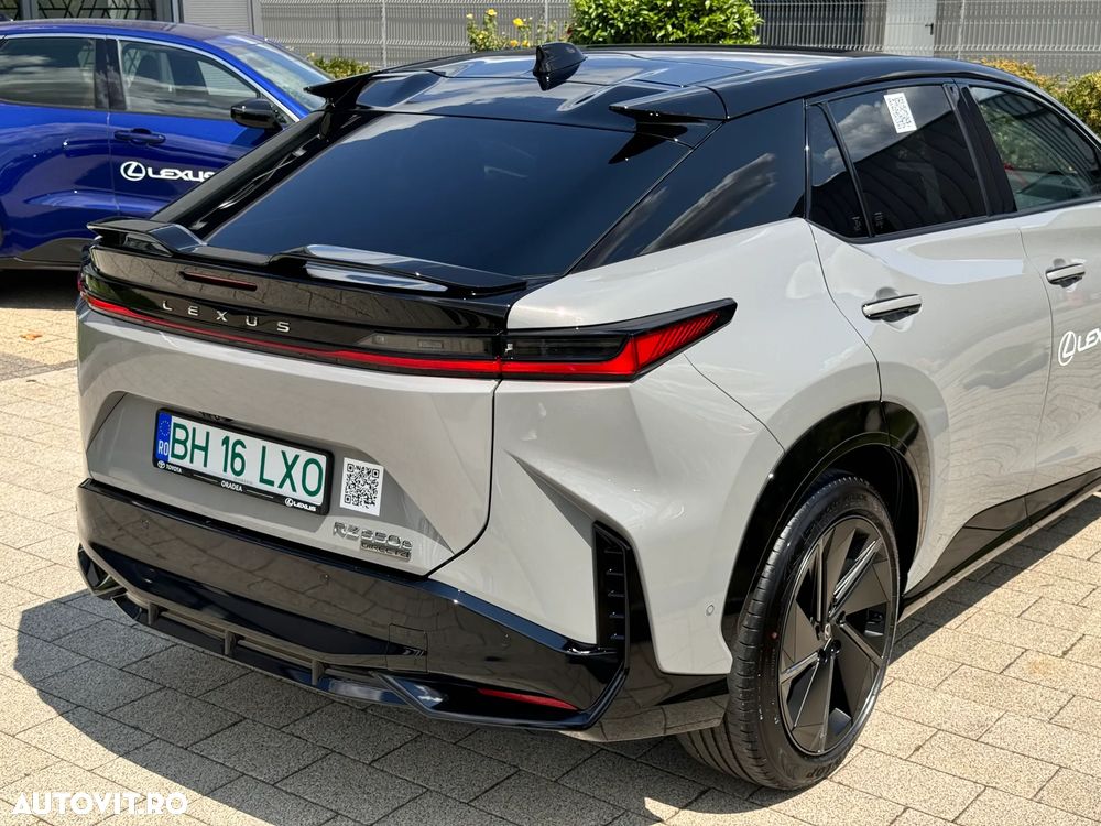 Lexus RZ 550e F SPORT - 9
