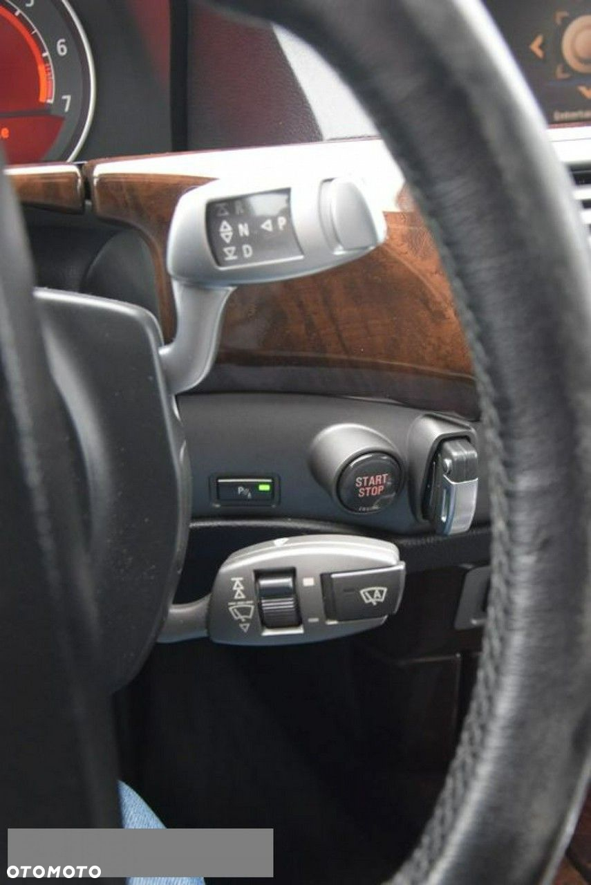BMW Seria 7 - 34